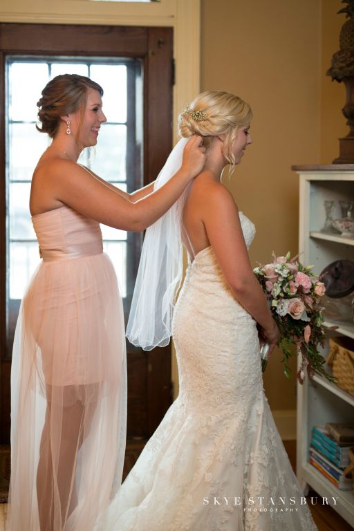 Gentry Wedding - photos courtesy of https://www.facebook.com/skyestansburyphotography